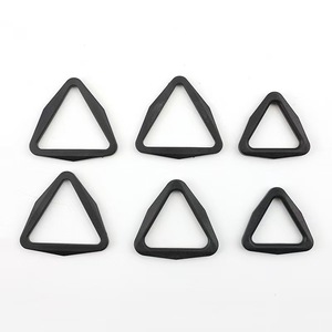 Accesorio para Bolsos: Anillo de Plástico Ajustable de 8mm con Conexión Triangular de Tres Vías para Correas y Hebillas de Retención - Product Image 4