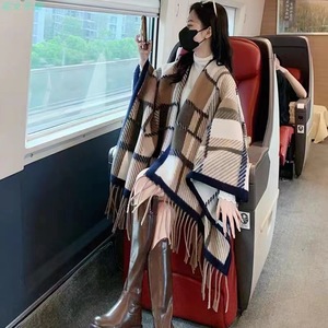 <span class=keywords><strong>2025</strong></span> Novo Clássico Inverno Quente <span class=keywords><strong>Poncho</strong></span> De Viagem Xales Mulheres Oversize Xadrez Padrão Manto Cabo Senhoras Imitar <span class=keywords><strong>Poncho</strong></span> De Caxemira - Product Image 3