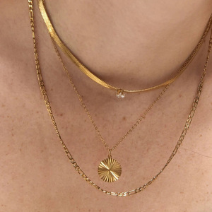 สร้อยคอจี้รูปหัวใจลายรัศมีดวงอาทิตย์ ผีเสื้อ  วัสดุสแตนเลสสตีล ชุบทอง 18K PVD  กันน้ำ - Product Image 6