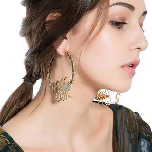 Boucles d'oreilles de grande taille pour femmes, Scorpion, en métal massif et plaqué or, pour fête, nouvelle collection <span class=keywords><strong>2020</strong></span> - Product Image 1