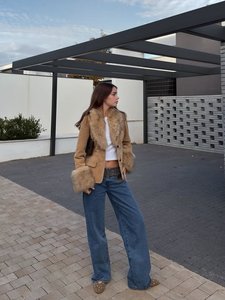 PB&ZA 2025 Nuova Giacca da <span class=keywords><strong>Donna</strong></span> <span class=keywords><strong>in</strong></span> <span class=keywords><strong>Pelle</strong></span> Scamosciata Effetto Pelliccia Stile Europeo e Americano Fatta a Mano 4341/811 - Product Image 2