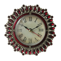Horloge de table circulaire encadrée en alliage de zinc en métal rouge en laiton antique