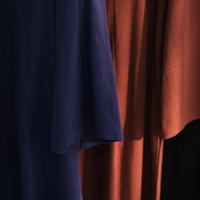 NOUVEAU Abaya Modeste Grande Taille pour Femmes Musulmanes, Robe Longue Évasée à Nouer sur le Devant, Vêtement Islamique Plissé, Robe de Dubaï pour Ramadan, Aïd et Usage Quotidien