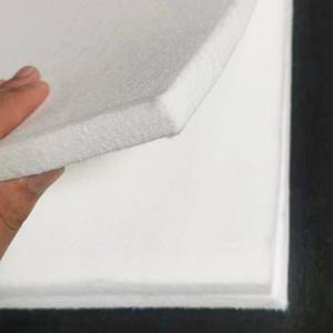 Máquina de Corte Industrial para Telas No Tejidas de Rayón/Poliéster, Ecológica, con Alta Absorción de Aceite, Resistencia al Desgaste y Rendimiento de Sellado - Product Image 4