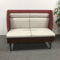 Ensemble de mobilier commercial pour restaurant : banquette tendance, table et chaises sur mesure pour restaurant et restaurant de burgers