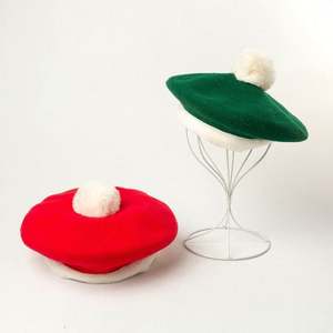 Nouveau Béret en Laine pour Femme Automne Hiver, Style Peintre, Chaud et Mignon avec Pompon en Fourrure, Idéal pour les Fêtes de Noël - Product Image 1