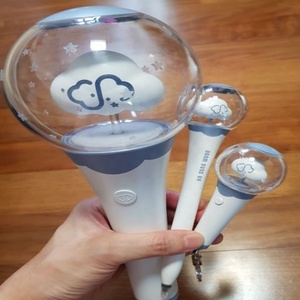 Iluminar eventos LED Glow Stick Personalizable Colores vibrantes Control remoto de largo alcance para fiestas de Año Nuevo Bodas - Product Image 4