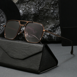 Lunettes <span class=keywords><strong>de</strong></span> soleil en métal avec logo personnalisé lunettes <span class=keywords><strong>de</strong></span> soleil <span class=keywords><strong>de</strong></span> plage et <span class=keywords><strong>de</strong></span> voyage en plein air double poutre carrée à la mode pour hommes - Product Image 3