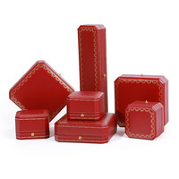Boîte à bijoux en cuir de qualité supérieure avec logo personnalisé pour bague, pendentif, collier, organisateur de bijoux, emballage de bijoux de fiançailles et de mariage