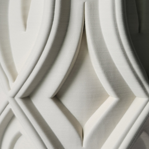 Vaso in Ceramica 3D Geometrico con Design Scultoreo Testurizzato e Dettagli Intagliati, Elemento Decorativo per Soggiorno - Product Image 3