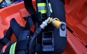 Respirator Pemadam Kebakaran SCBA Tekanan Positif RHZK6.8/C Hengtai 3C Botol Serat Karbon Penjualan Panas Lintas Batas - Product Image 4