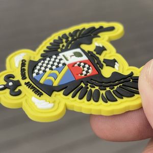 Badge personnalisé en relief, étiquette en caoutchouc, logo 3D, patch en silicone, étiquette en PVC souple pour vêtements - Product Image 3