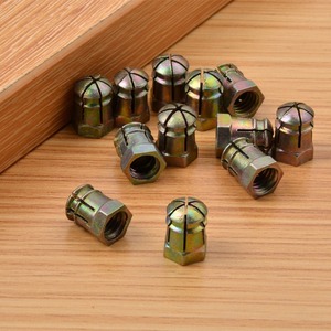 Connecteur d'expansion Yuelide trois-en-un en alliage de zinc M6 pour meubles et armoires, pièce pré-encollée - Product Image 1