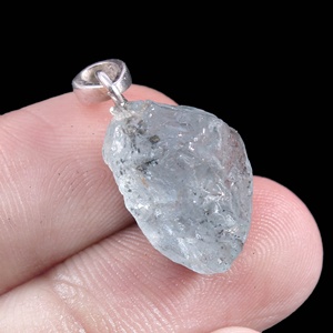 Vente en gros de collier pendentif en argent sterling 925 aigue-marine brute pierres précieuses brutes cristaux naturels pour mariage et fête - Product Image 3