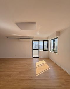 Suelo Vinílico SPC de Alta Calidad de 5 mm Antideslizante con Patrón Chevron <span class=keywords><strong>para</strong></span> Hogar, Gimnasio, Hotel y Baño - Product Image 5