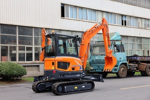 Mini-excavatrice Lonking CDM6035 de 3,5 tonnes, nouvelle, de marque chinoise réputée, de haute qualité et à bas prix, avec brise-roche hydraulique LG6035 - Product Image 5