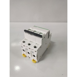 Interruptor de Circuito en Miniatura Electromecánico Kuangjiu 10A 400V 3P Tipo C para Distribución de Energía Secundaria - Product Image 3
