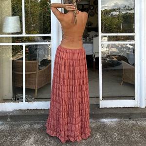 ชุดเซ็ต 2 ชิ้นสุดฮิตสำหรับผู้หญิง ดีไซน์เก๋ไก๋ แต่งระบายจับจีบ คอสูงผูกหลัง โชว์หลัง เซ็กซี่ ท็อปครอป กระโปรงยาวเอวต่ำ - Product Image 3