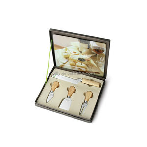 Juego de 5 Cuchillos para Queso de Lujo Ecológicos con Tabla de Cortar de Vidrio, Rebanador, Espátula, Cortador, Tenedor para Regalo - Product Image 1