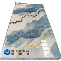 Panneaux muraux en PVC flexible effet carbone lignes dorées, finition marbre brillante pour intérieur