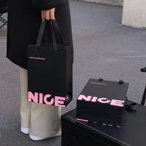Borsa di Carta di Lusso Personalizzata con Logo Stampato per Abbigliamento, Shopping, Boutique, Regalo Riciclabile con Manico a Nastro, Vendita all'Ingrosso 2026 - Product Image 4