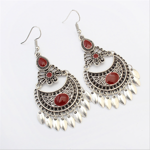 Boucles d'oreille en alliage ajouré pour femme, bijoux en forme de croissant de lune, en alliage, style européen et américain, collection - Product Image 1