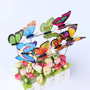10 Piezas de Mariposas Artificiales 3D de PVC Coloridas, Estacas Decorativas Vintage con Patrones Aleatorios Personalizados para Jardín y Patio, Adorno Único - Product Image 6