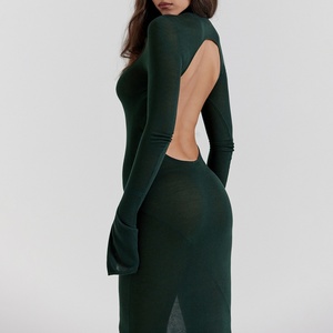 เดรสยาวถักสีเขียวป่ารักษ์โลก ผลิตภัณฑ์แฟชั่นที่ยั่งยืน วัสดุออร์แกนิก ดีไซน์ทันสมัย ชุดเดรสสั่งตัดได้ - Product Image 5