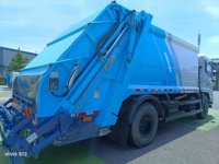 Camion à ordures compacteur diesel à boîte de vitesses manuelle 4x2 de marque renommée avec une masse totale autorisée de 11900 kg pour la collecte des déchets