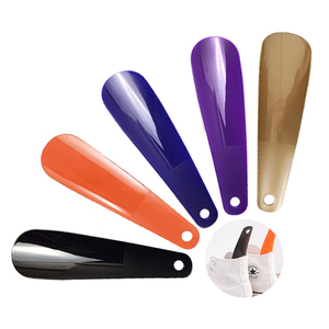 Cuchara de Zapatos Corta de Plástico para Viajes, Uso Diario en el Hogar, Asistente Ligero y Portátil para el Vestir, Ayuda Compacta para Equipos Personales - Product Image 1