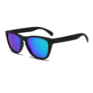 Gafas de Sol Polarizadas UV400 para PC con Logotipo Personalizado, Gafas Polarizadas Negras Mate Hechas en China - Product Image 4