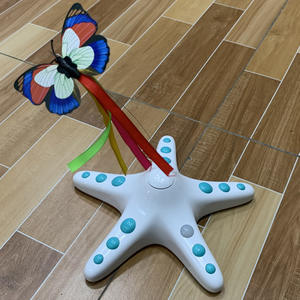 Juguete para Gatos ZHY Starfish con Mariposa de Plástico, Juguete Interactivo para Aliviar el Aburrimiento, Diseño de Dibujos Animados, 320g - Product Image 1