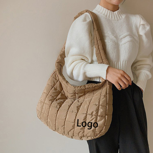 Sac fourre-tout matelassé tendance de couleur unie pour femme, sac à bandoulière léger en coton rembourré avec fermeture éclair - Product Image 1