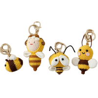 Porte-clés en crochet amigurumi capybara en peluche, fait main, doux, écologique, durable, avec un design de dessin animé pour la Journée de la Terre