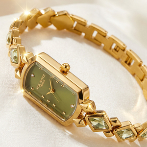 Montre-bracelet de luxe légère pour femme avec cadran vert olive et zircone cubique incrustée - Product Image 3