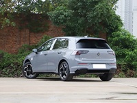 VW Golf, немецкий хэтчбек, длина 4289 мм, ширина 1788 мм, 17-дюймовые колеса, для дистрибьюторов