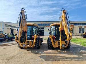 Chargeuse-pelleteuse 4x4 JCB 3CX 4CX CAT 416/420f/430 Modèle 2024 Charge nominale de 2500 kg - Product Image 4