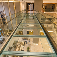 Panneaux de verre de sécurité feuilleté trempé transparent sur mesure PVB SGP pour balustrades de bâtiment, sols, escaliers et passerelles