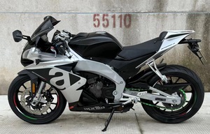 KZG Moto Usate all'Ingrosso, <span class=keywords><strong>Aprilia</strong></span> Gpr250r, Motocicletta a Benzina di Seconda Mano, Raffreddata ad Acqua 250cc, Moto Sportive Usate - Product Image 6