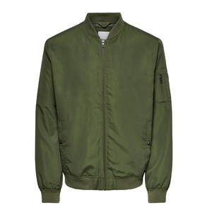 Chaqueta Bomber de Invierno para Hombre de Alta Calidad, Venta al Por Mayor OEM, Personalizada, Deportiva, con Cuello Alto, Logotipo Frontal, Cierre Completo, Resistente al Viento y Transpirable - Product Image 4
