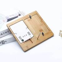 Horloge de bureau numérique LCD en bambou populaire en gros avec chargeur sans fil et affichage de la température et de l'humidité