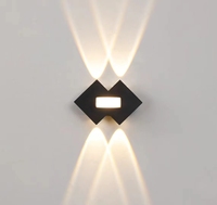 Applique murale LED extérieure IP65 étanche avec diffuseur en polycarbonate pour balcon, jardin et cour