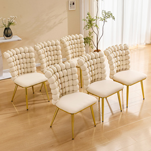 Poltrona Girevole Imbottita in Velluto Premium con Struttura in Metallo Dorato, Design Ergonomico Salvaspazio - Product Image 6