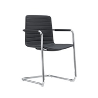 Chaise de conférence cantilever style Bauhaus, en cuir PU noir à nervures horizontales, avec structure chromée, chaise pour visiteurs