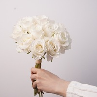 Roses en tissu de soie hydratantes et douces comme du velours, 13 têtes, bouquet de roses Aisha, semi-artisanales pour la décoration de la maison, mariage