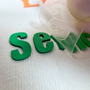 Etiquetas de Silicona Termoadhesivas, Parches de Goma Impresos en 3D, Adhesivos Personalizados Termoadhesivos, Logotipos de Vinilo Termotransferibles para Camisetas y Ropa - Product Image 4