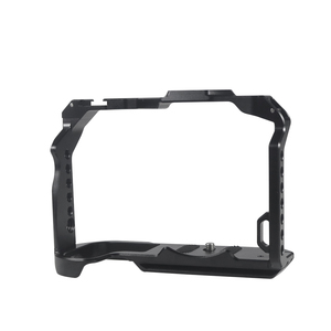 Cage de caméra stabilisatrice pour tournage vidéo et cinéma, compatible Canon EOS R7 plein format, avec support griffe froide pour bras articulé, microphone et éclairage vidéo - Product Image 1