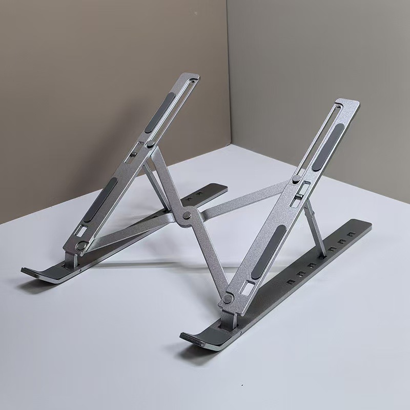 18-inch aluminum alloy watch with 7 adjustable settings. Silver, 215g.