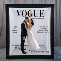 Stand de style magazine de mode avec logo personnalisé en métal, vente en gros pour les événements promotionnels, les fêtes et les mariages, avec éclairage LED