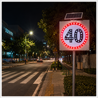 Señal de Tráfico LED Solar Personalizada de Fábrica, Señal de Advertencia Alimentada por Energía Solar con Símbolo Personalizado para Seguridad en la Construcción y Carreteras